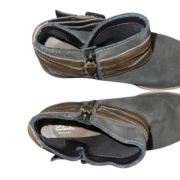 Clarks NWOT Dark Grey Suede Booties - Picture 3 of 6